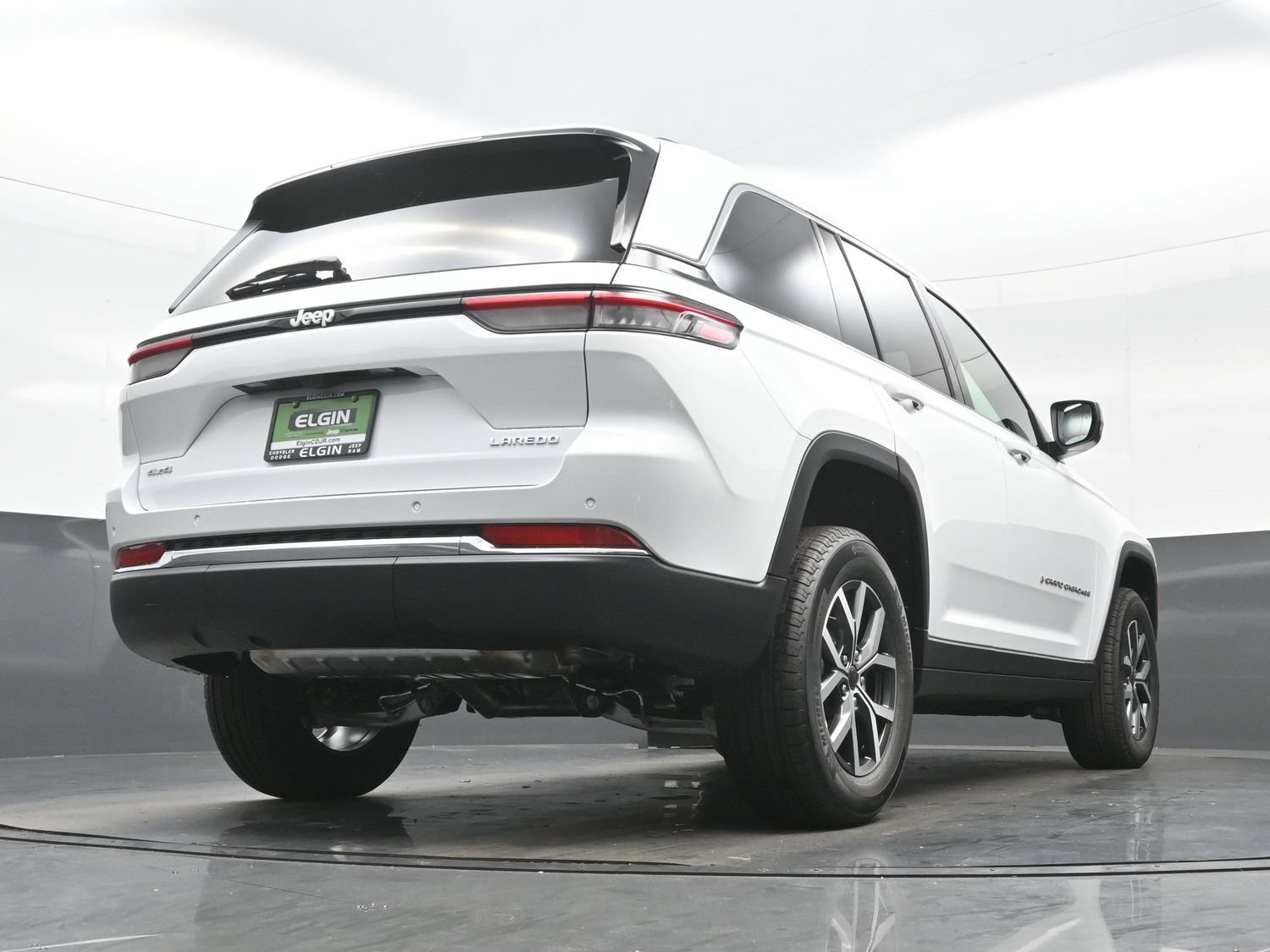 New 2027 Jeep Grand Cherokee Laredo AWD/4WD image 18