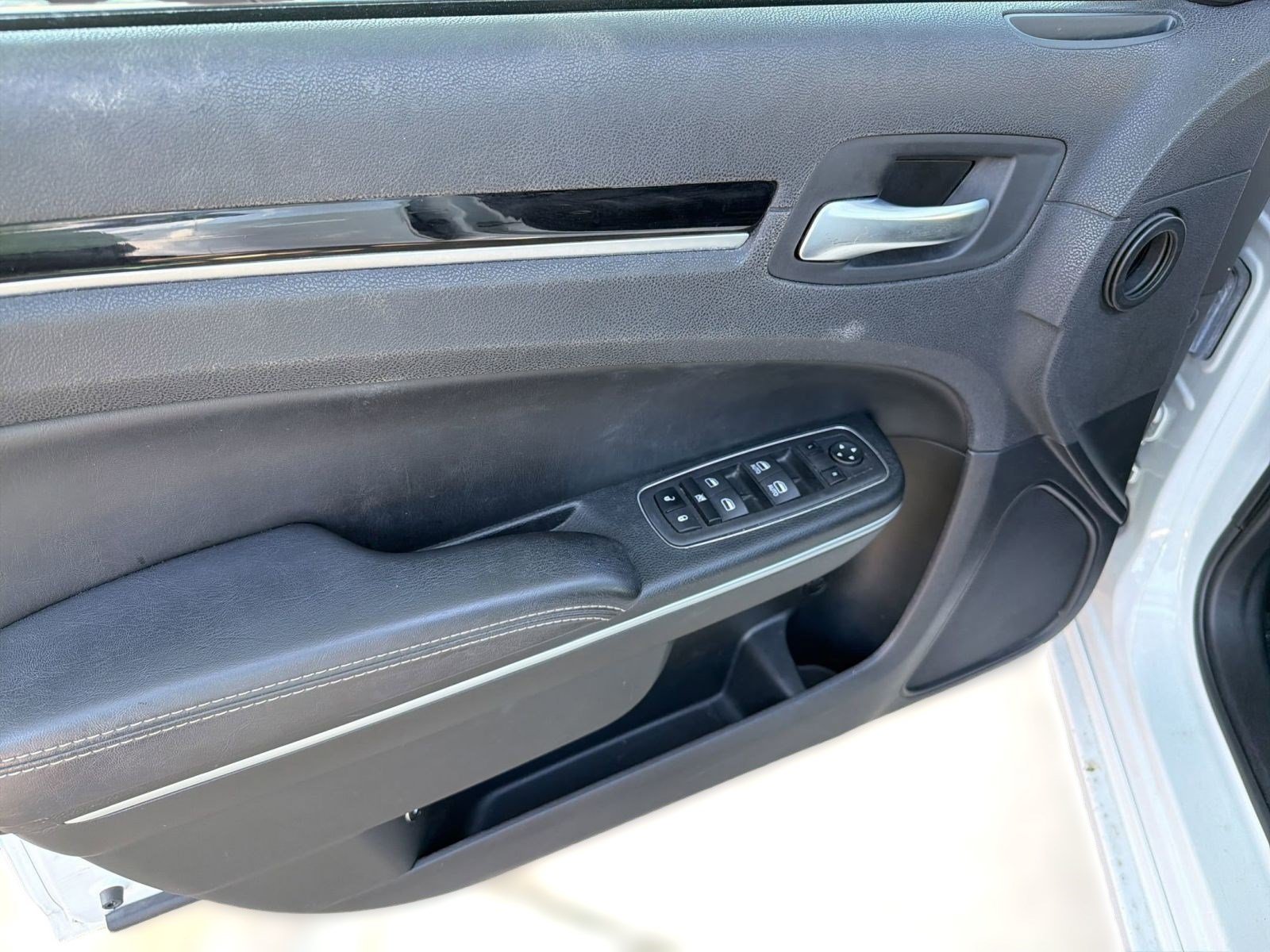 Used 2023 Chrysler 300 S RWD image 12