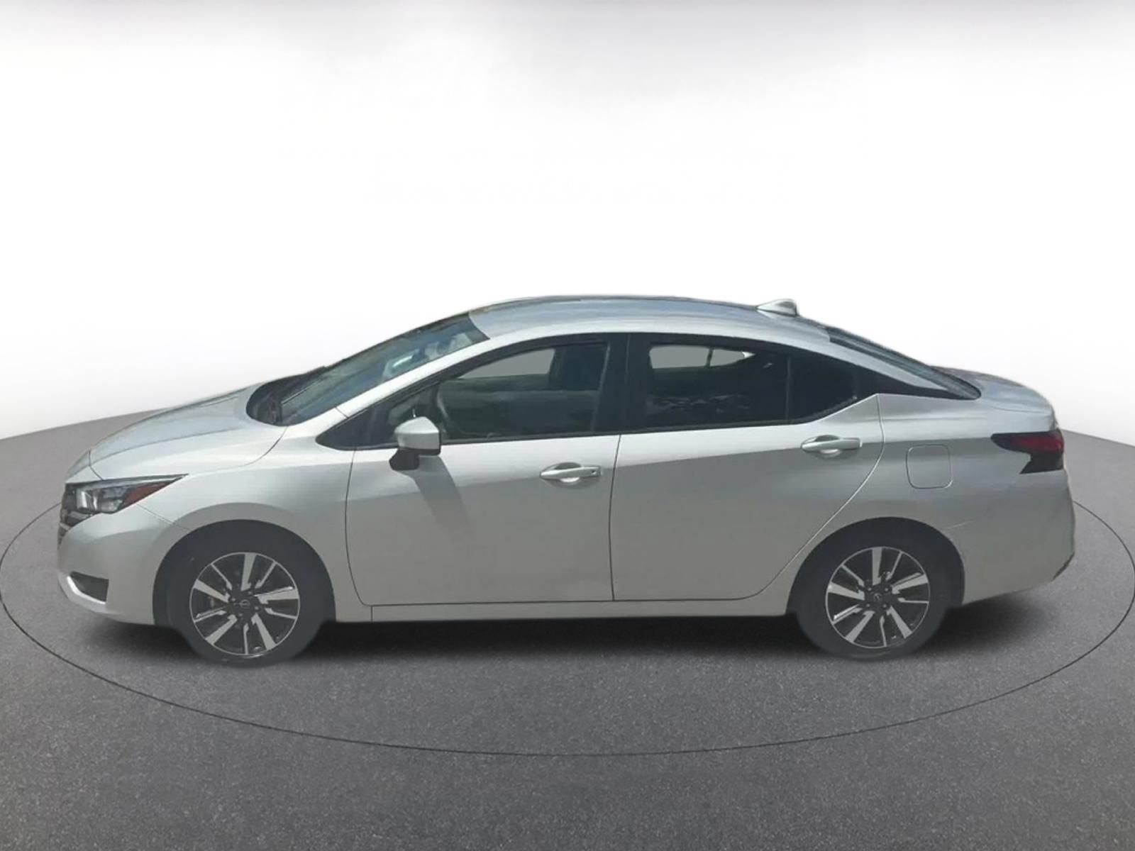 Used 2025 Nissan Versa SV FWD image 7