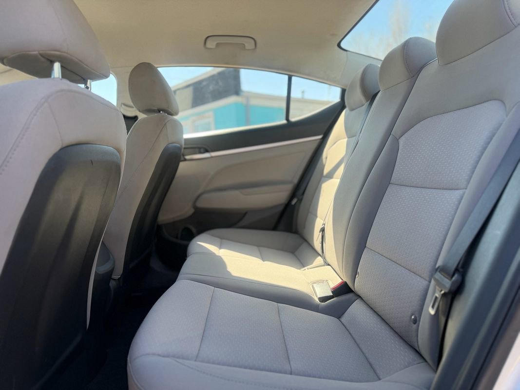 Used 2019 Hyundai Elantra SE FWD image 8