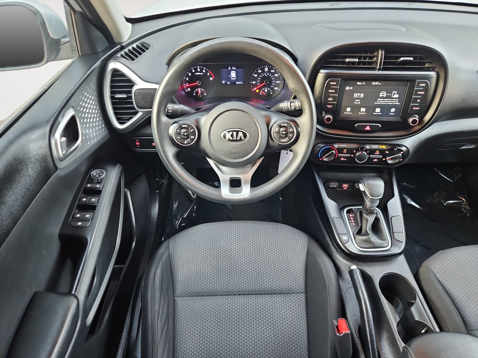 Used 2020 Kia Soul LX FWD image 2