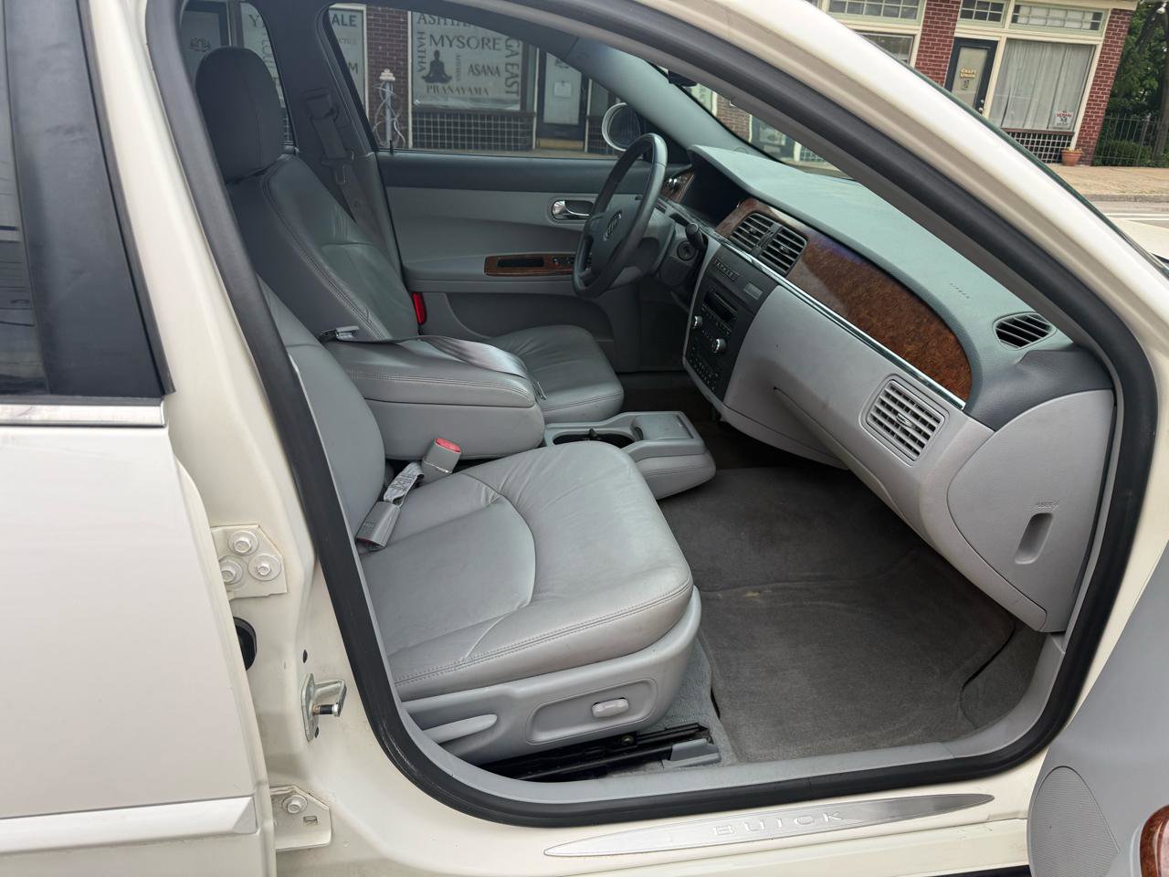 Used 2005 Buick LaCrosse CXL w/ Gold Convenience Package FWD image 16