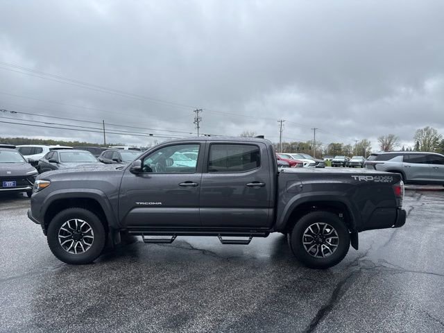 Used 2023 Toyota Tacoma TRD Sport w/ Technology Package AWD/4WD image 4
