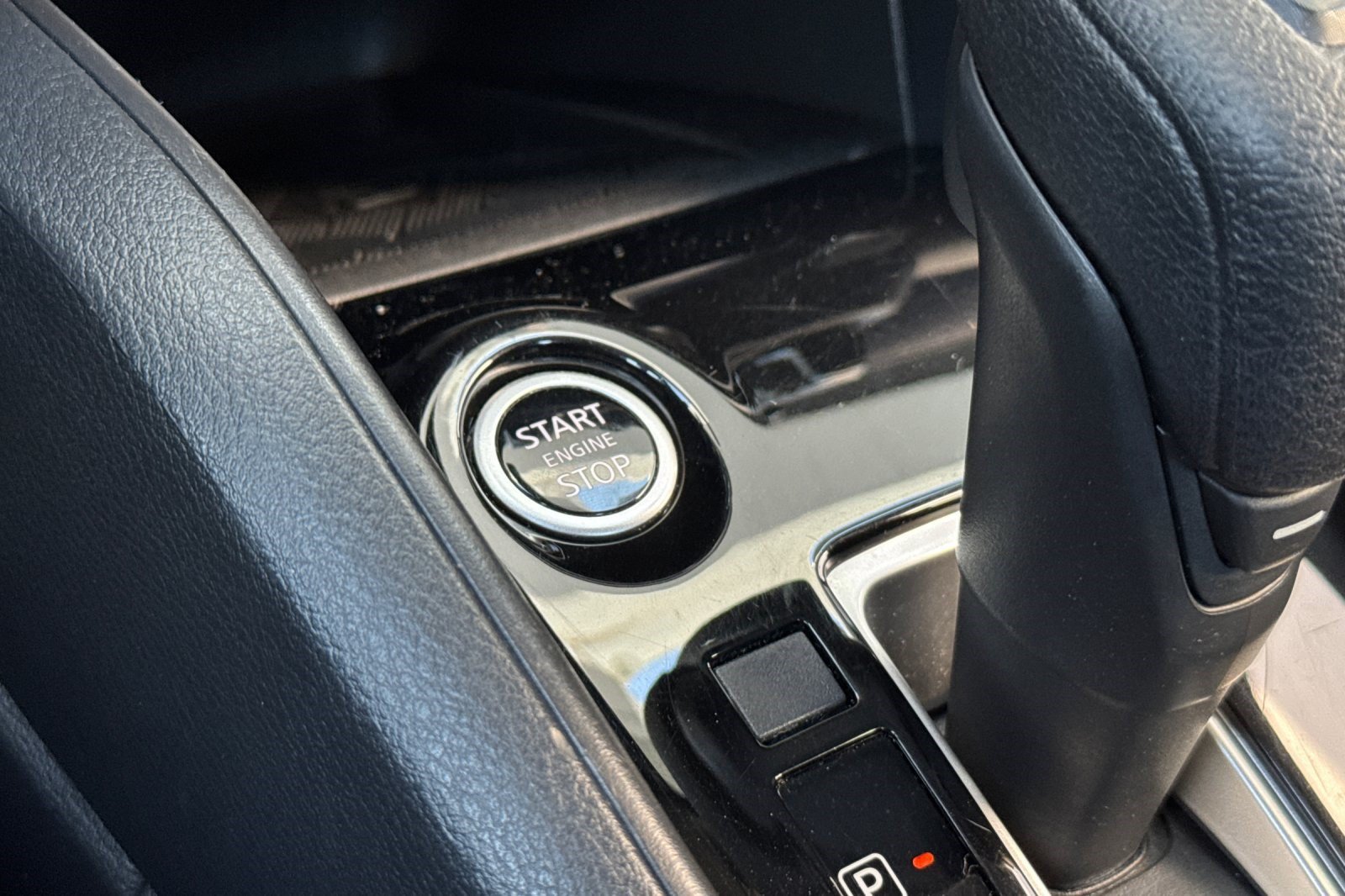 Used 2024 Nissan Versa SV FWD image 17