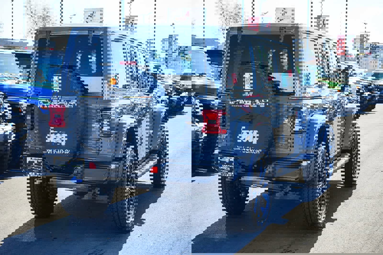 Used 2023 Jeep Wrangler Sahara w/ Safety Group image 4