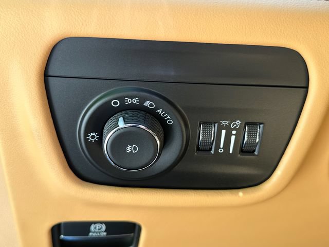 Certified 2025 Jeep Grand Cherokee Summit AWD/4WD image 30