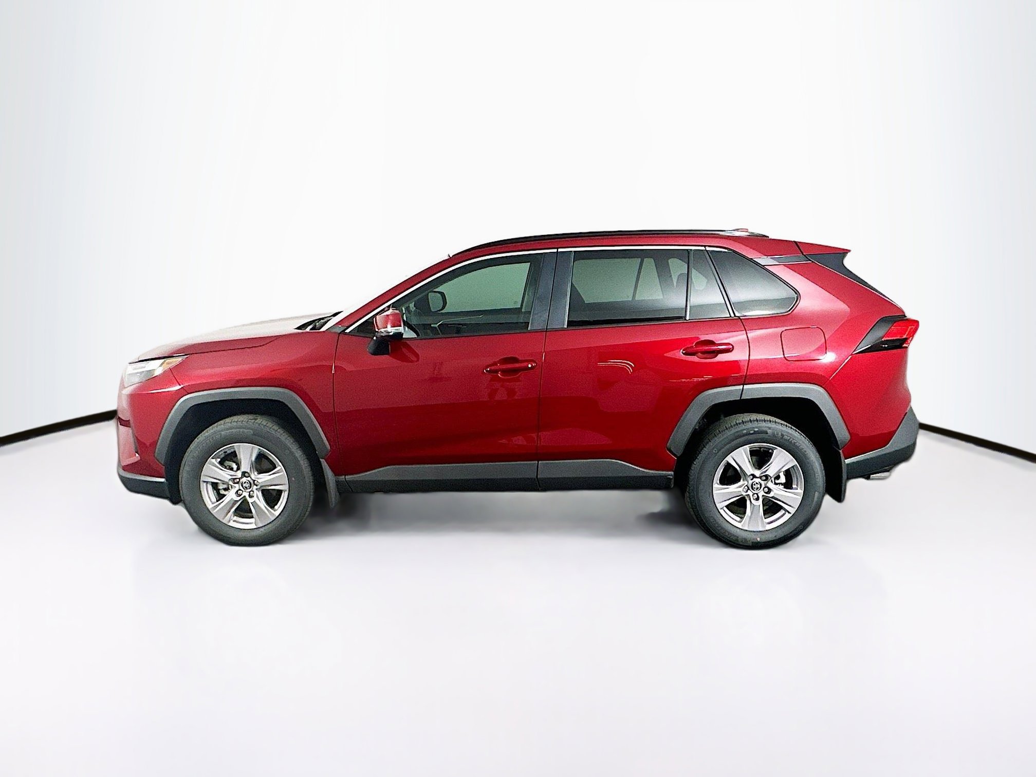 Used 2025 Toyota RAV4 XLE w/ Convenience Package image 4