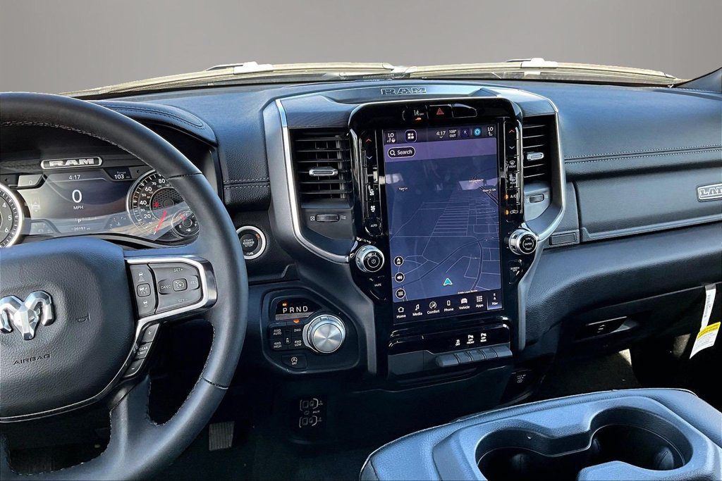 Used 2025 RAM 1500 Laramie AWD/4WD image 9