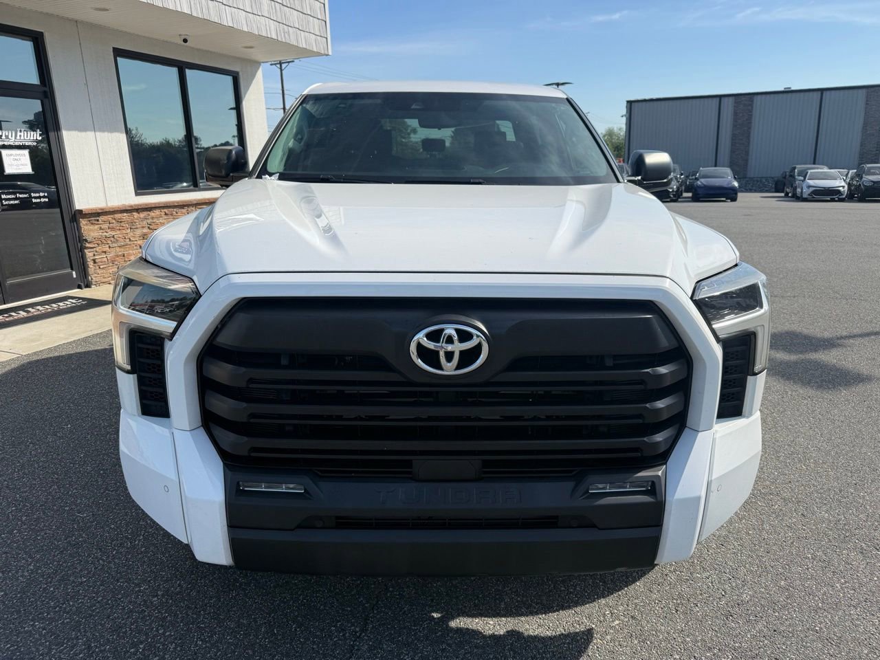 Used 2022 Toyota Tundra SR5 w/ SR5 Premium Package image 10
