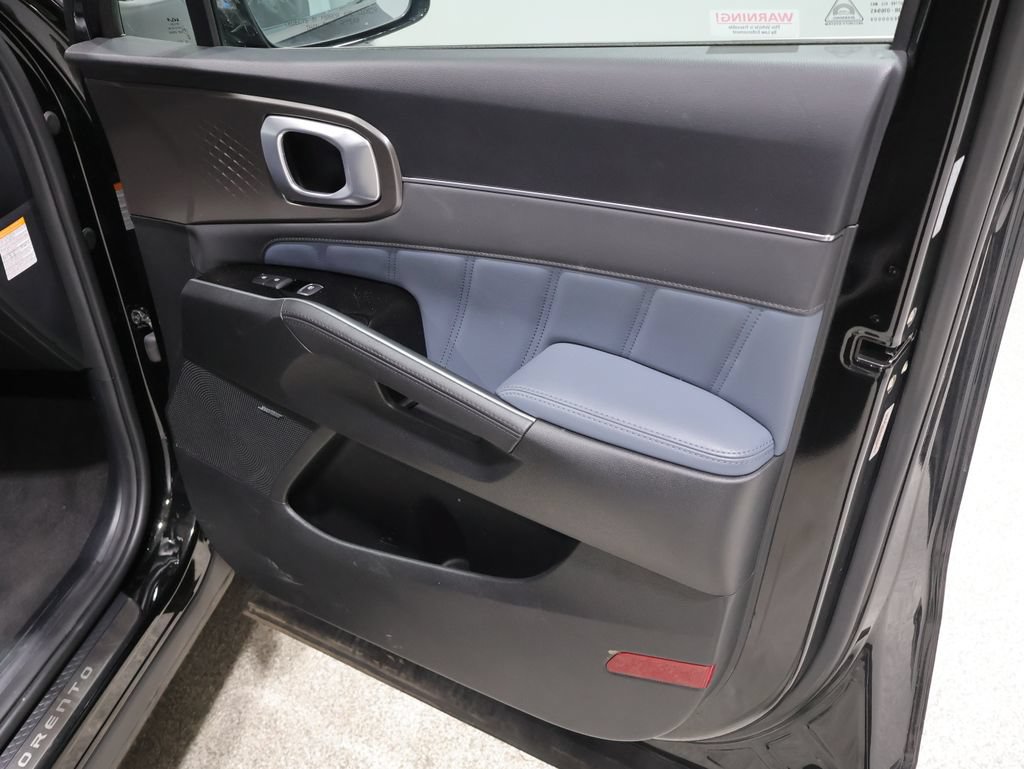 Used 2025 Kia Sorento SX Prestige AWD/4WD image 25