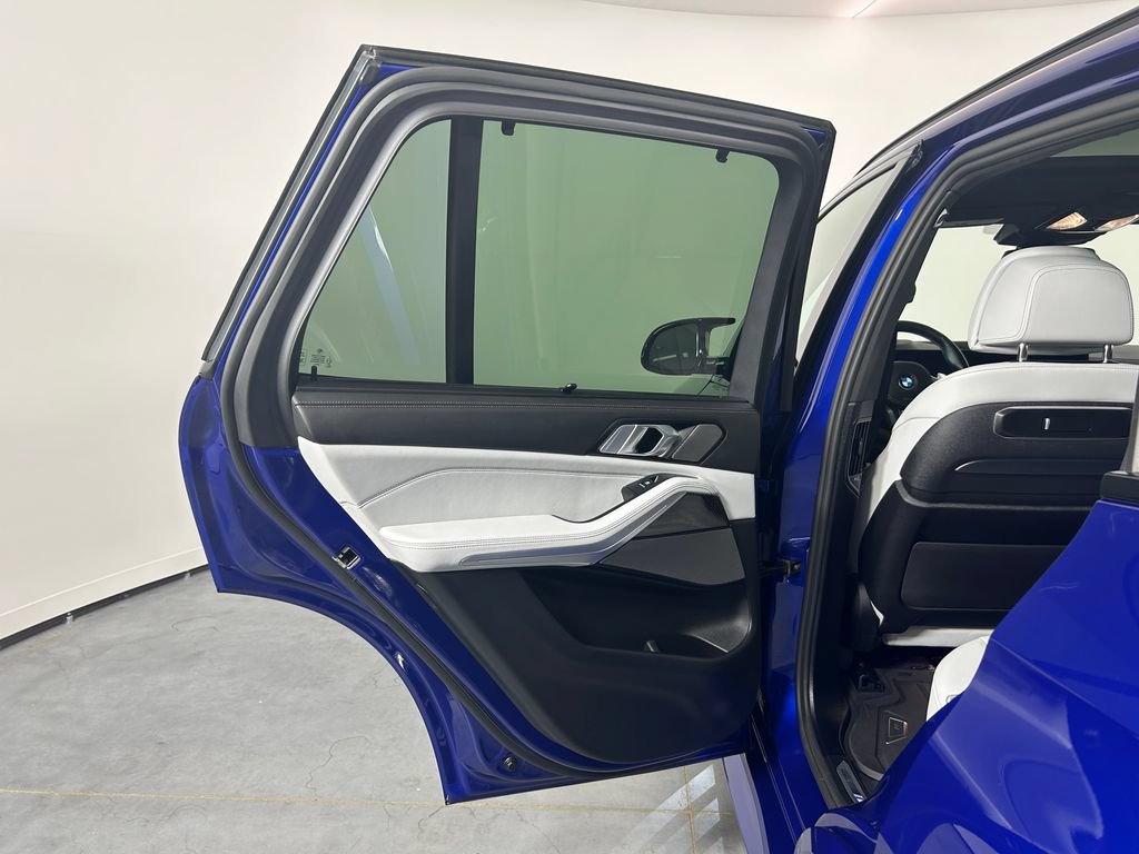 Used 2026 BMW X5 M60i AWD/4WD image 28