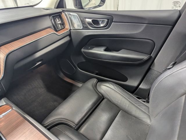Used 2023 Volvo XC60 B5 Ultimate w/ Climate Package image 8
