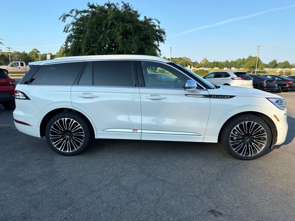 Used 2021 Lincoln Aviator Black Label w/ Dynamic Handling Package AWD/4WD image 3
