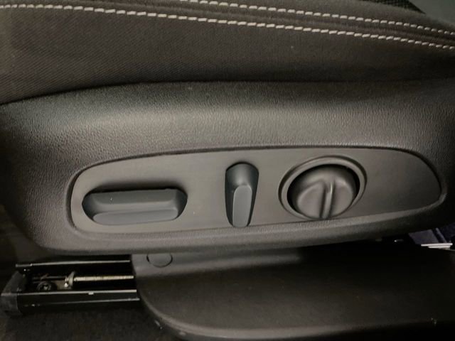 Used 2023 GMC Terrain SLE w/ Driver Convenience Package image 25