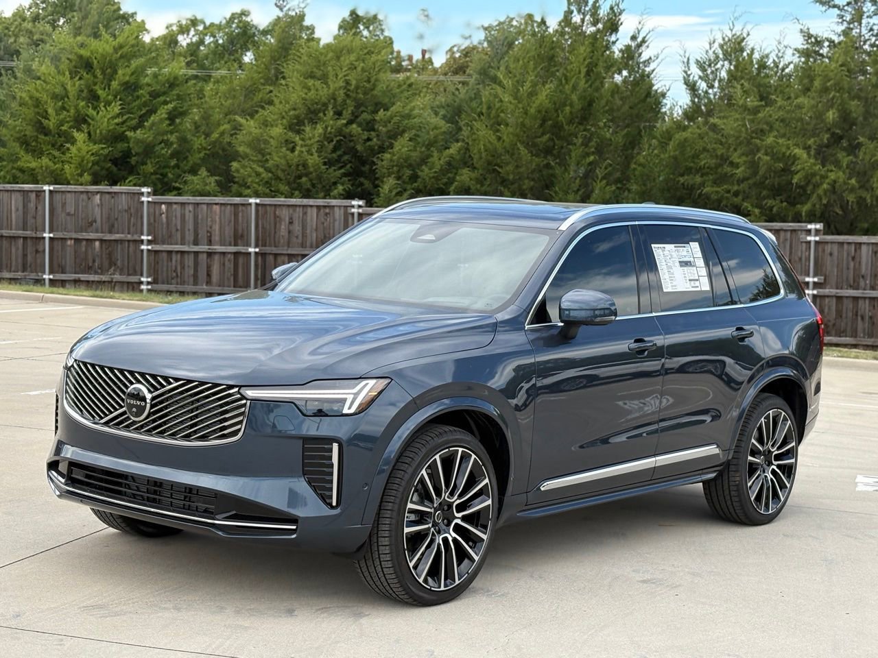 New 2026 Volvo XC90 B6 Ultra w/ Protection Package Premier video 2