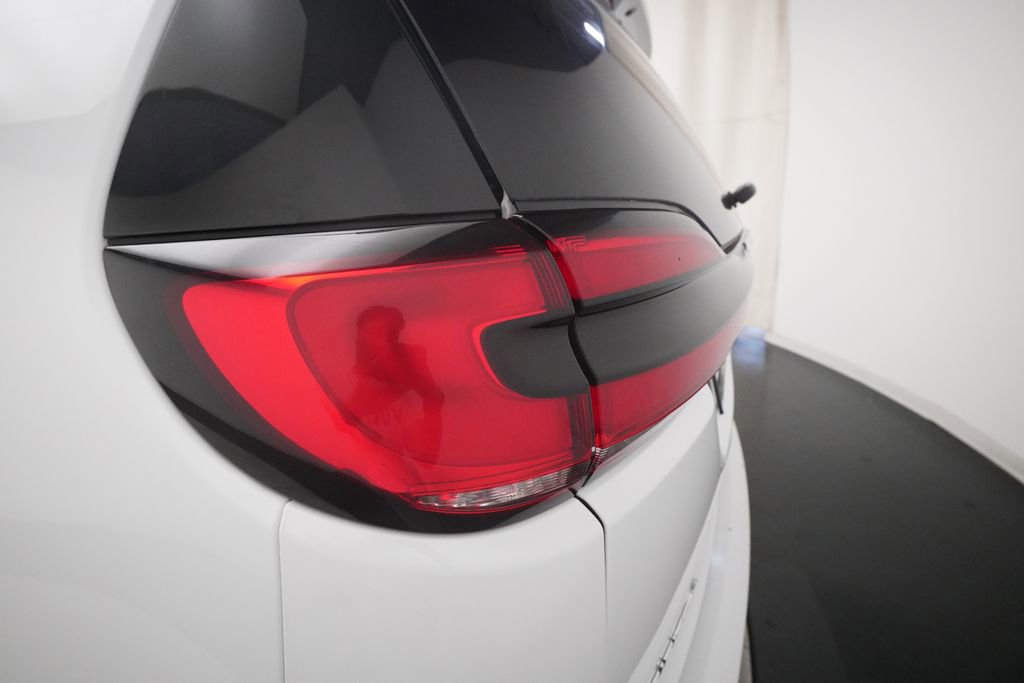 Used 2022 Chrysler Pacifica Limited FWD image 34