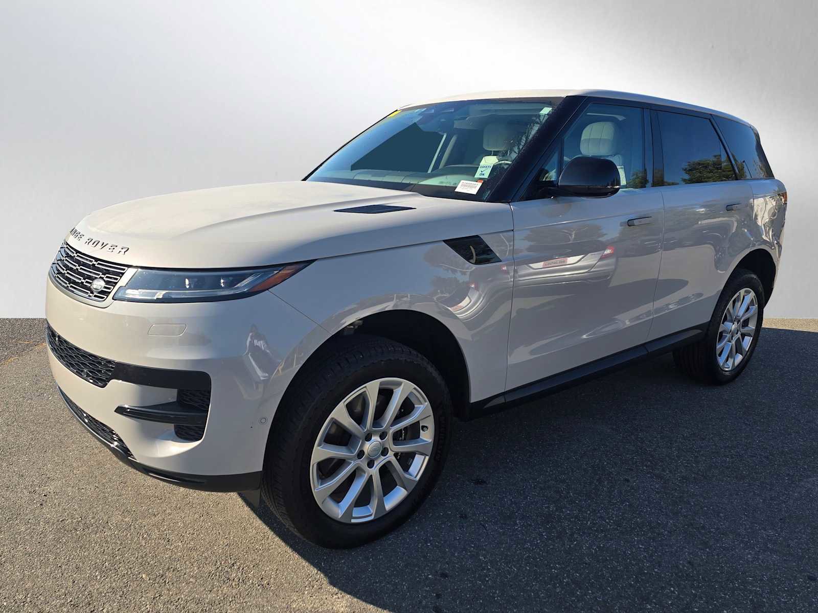 Used 2024 Land Rover Range Rover Sport SE image 7
