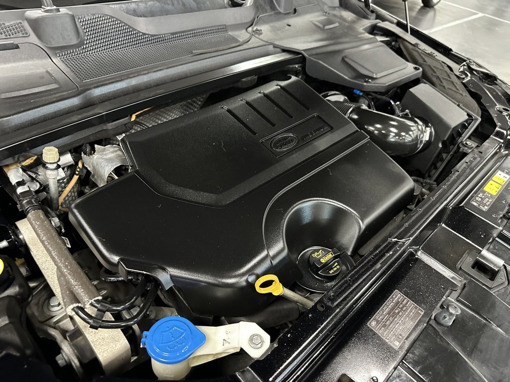 Used 2018 Land Rover Discovery Sport HSE image 34