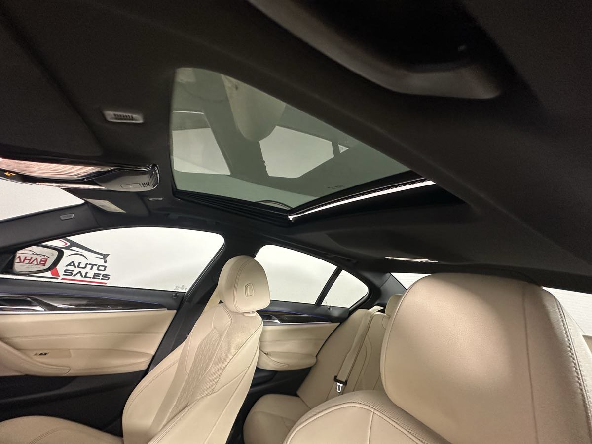 Used 2023 BMW 530i xDrive w/ Convenience Package AWD/4WD image 18