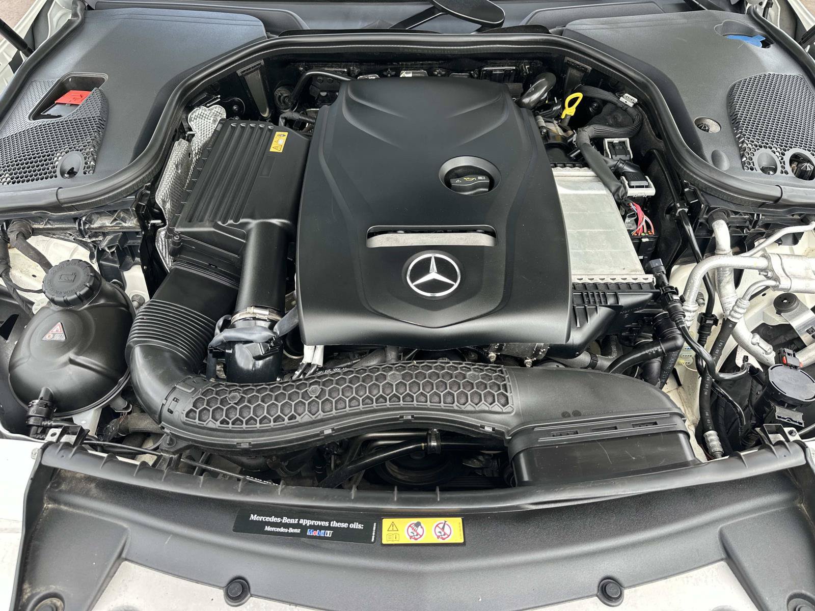 Used 2017 Mercedes-Benz E 300 4MATIC image 10
