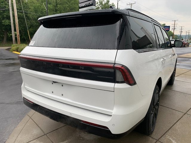 New 2027 Lincoln Navigator Black Label AWD/4WD image 6