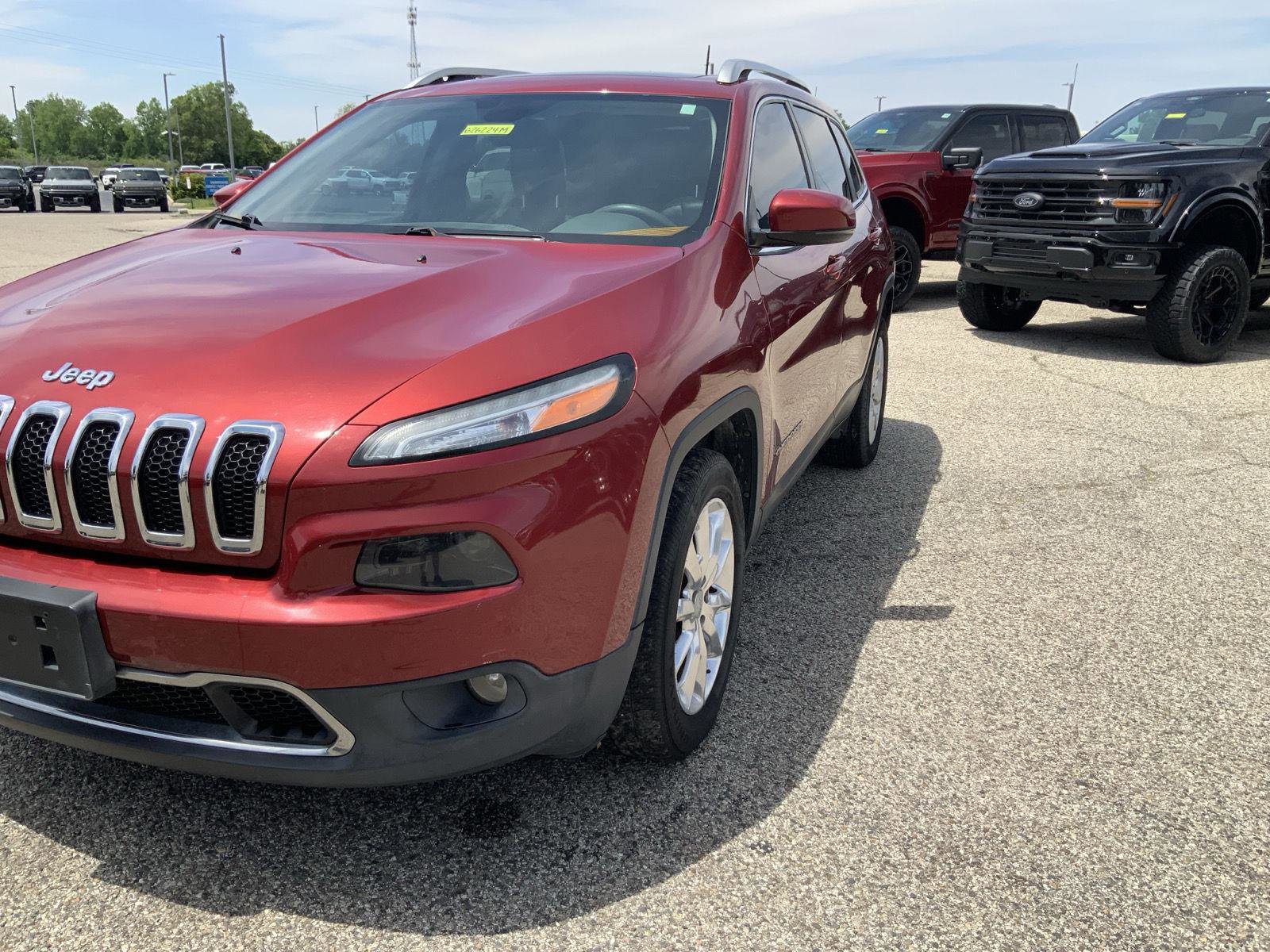 Used 2016 Jeep Cherokee Limited AWD/4WD image 11