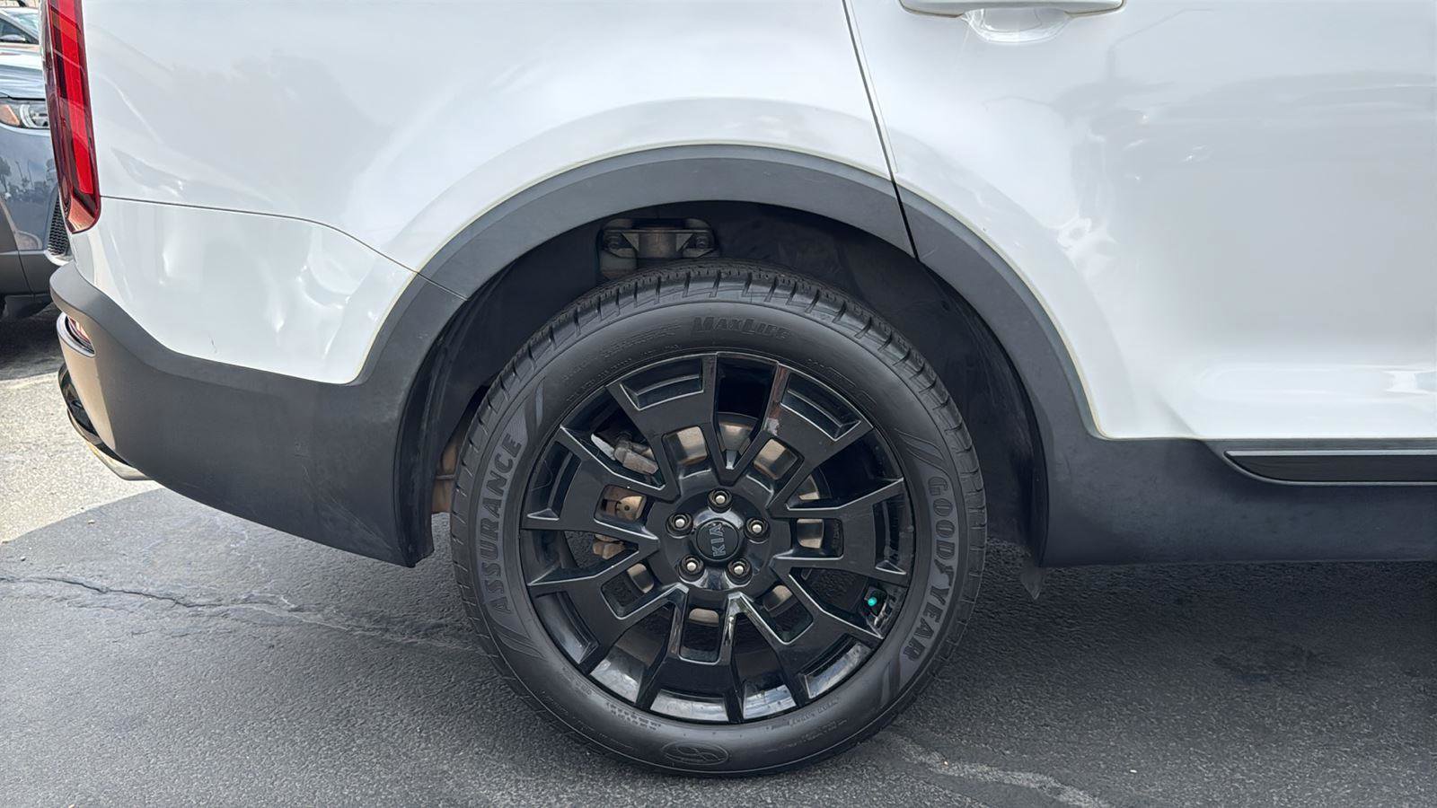 Used 2021 Kia Telluride EX w/ EX Premium Package image 6