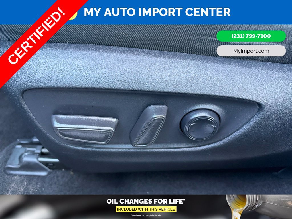 Used 2024 Toyota RAV4 AWD Hybrid image 12