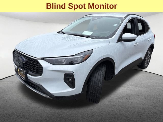 Used 2025 Ford Escape Platinum image 5