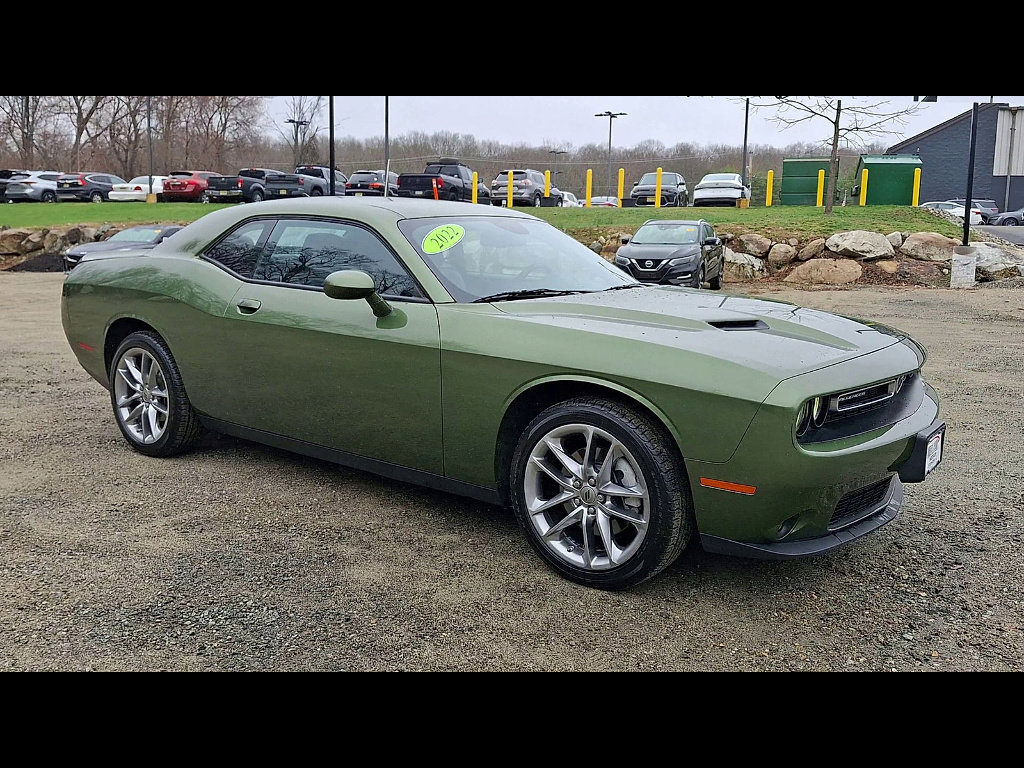 Used 2022 Dodge Challenger SXT w/ Plus Package image 2