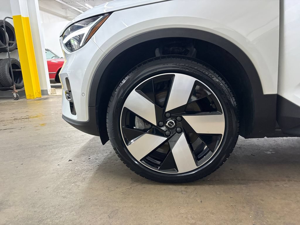 Certified 2023 Volvo C40 P8 Recharge Ultimate AWD/4WD image 36