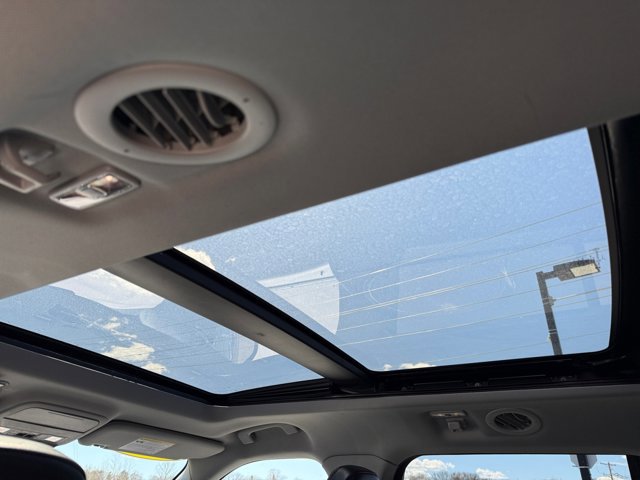 Used 2023 Ford Explorer XLT w/ Equipment Group 202A AWD/4WD image 23