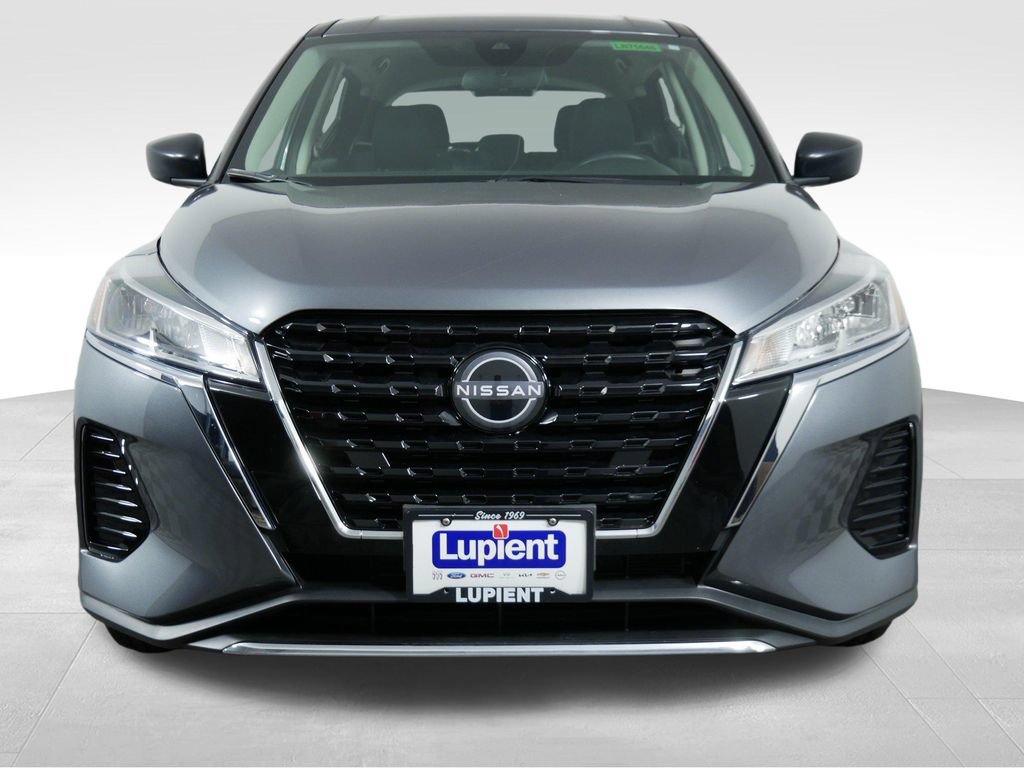 Used 2023 Nissan Kicks S FWD image 3