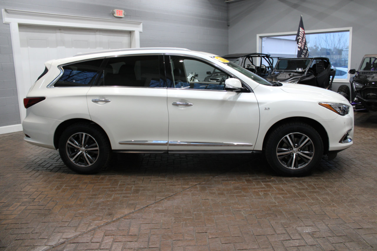 Used 2019 INFINITI QX60 Luxe w/ Essential Package image 7