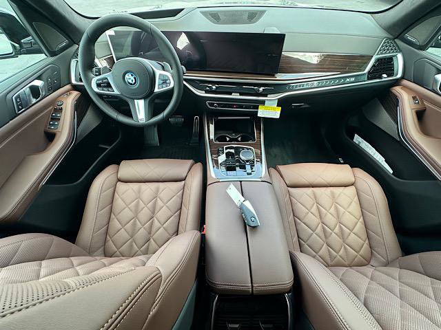 New 2026 BMW X5 xDrive50e w/ M Sport Package AWD/4WD image 6