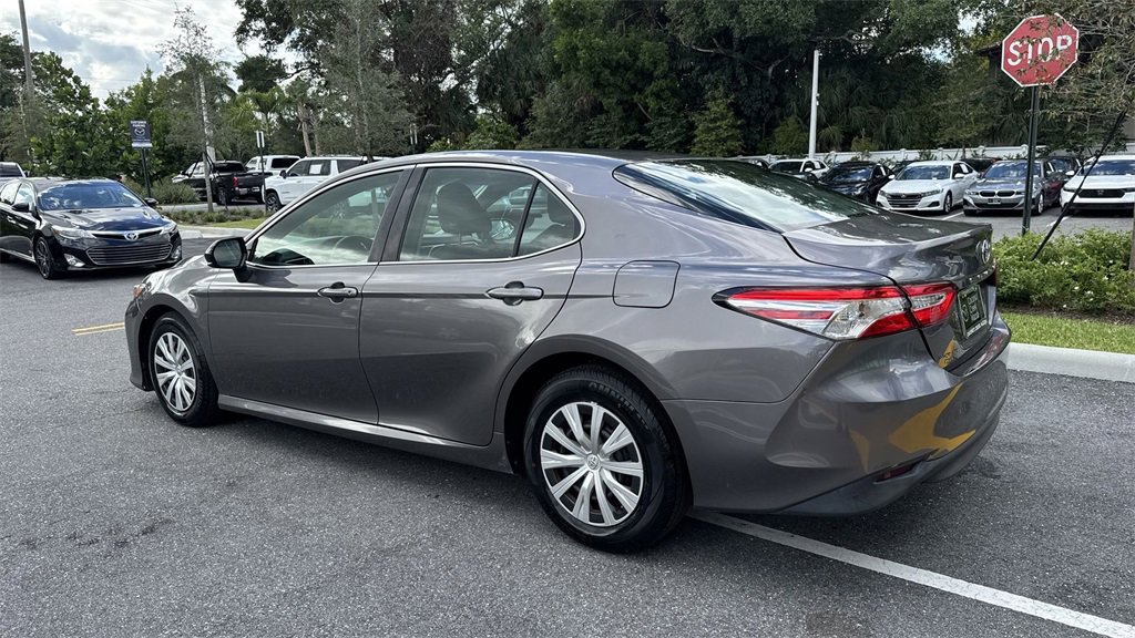 Used 2018 Toyota Camry L image 13