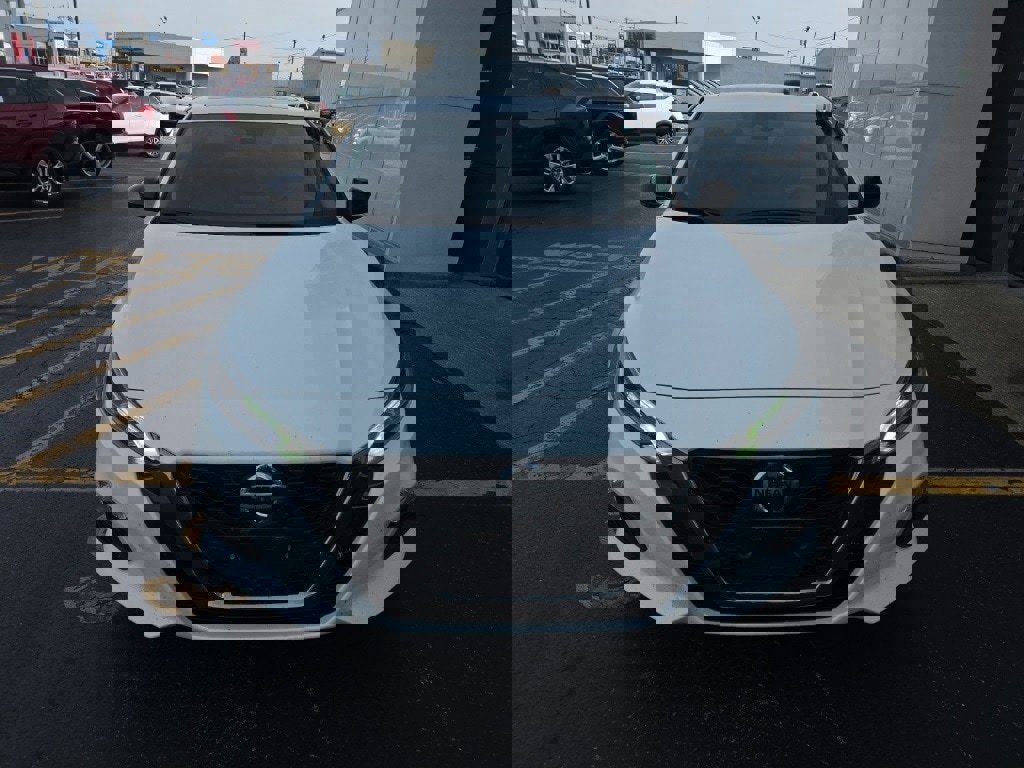 Used 2021 Nissan Altima 2.5 SR w/ SR Premium Package image 10