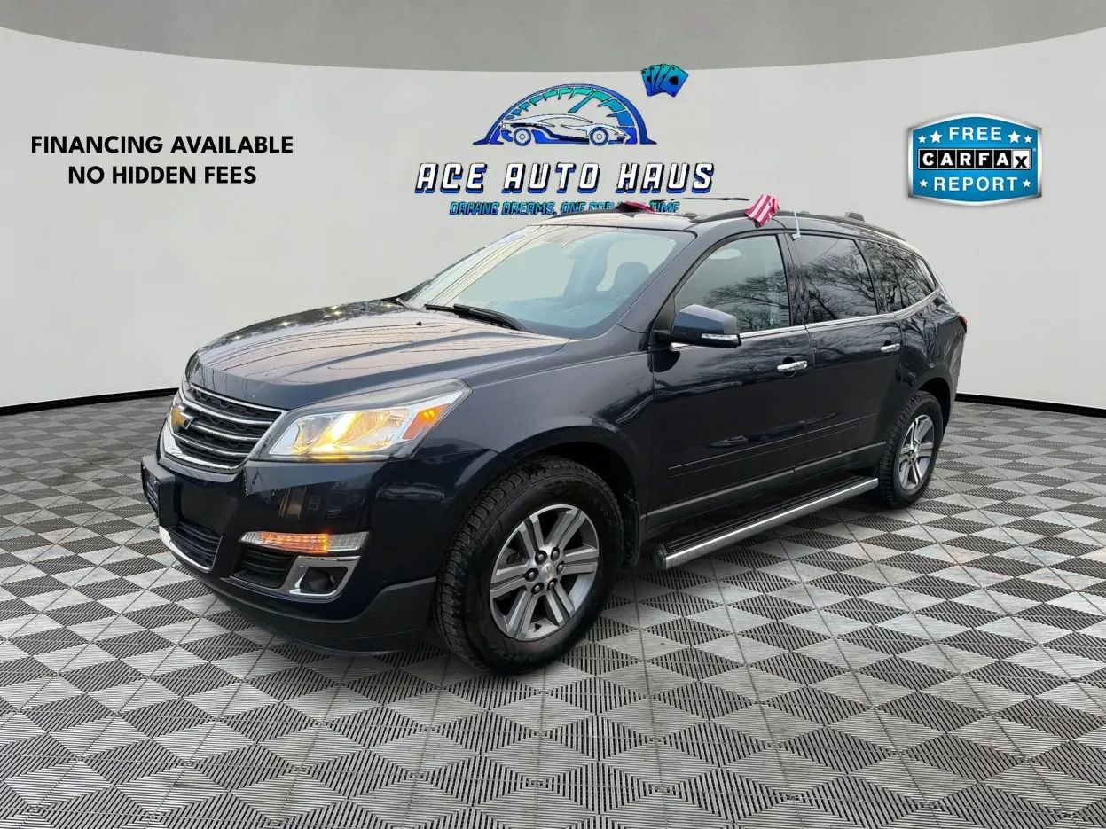 Used 2017 Chevrolet Traverse LT image 3