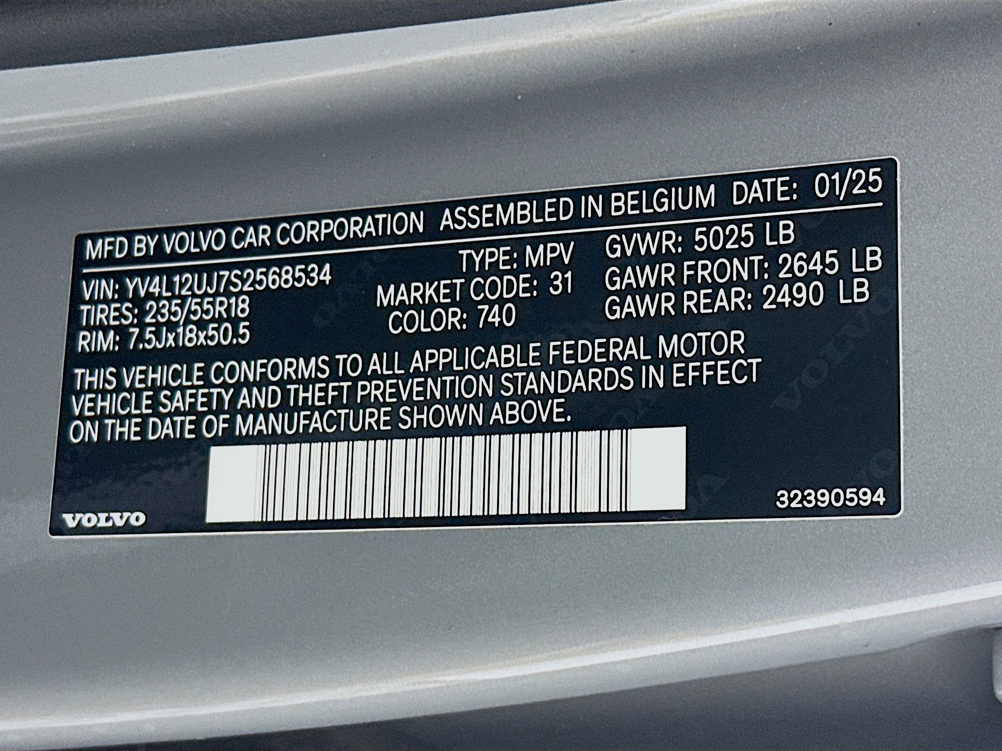 Used 2025 Volvo XC40 B5 Core image 12