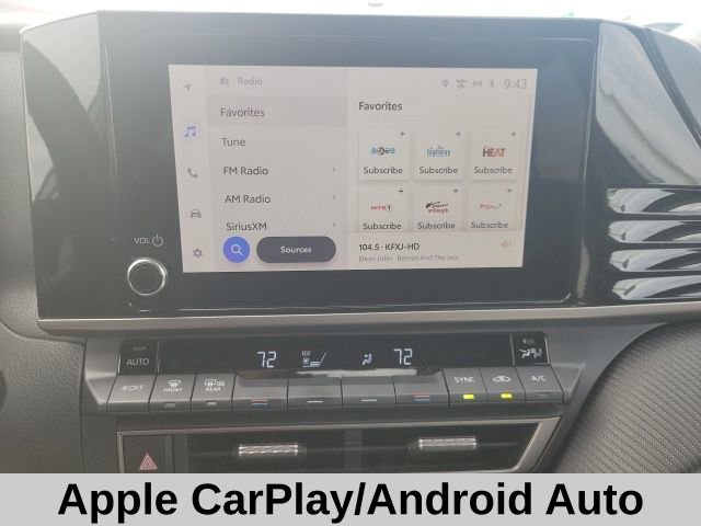 Used 2025 Toyota Camry SE image 10