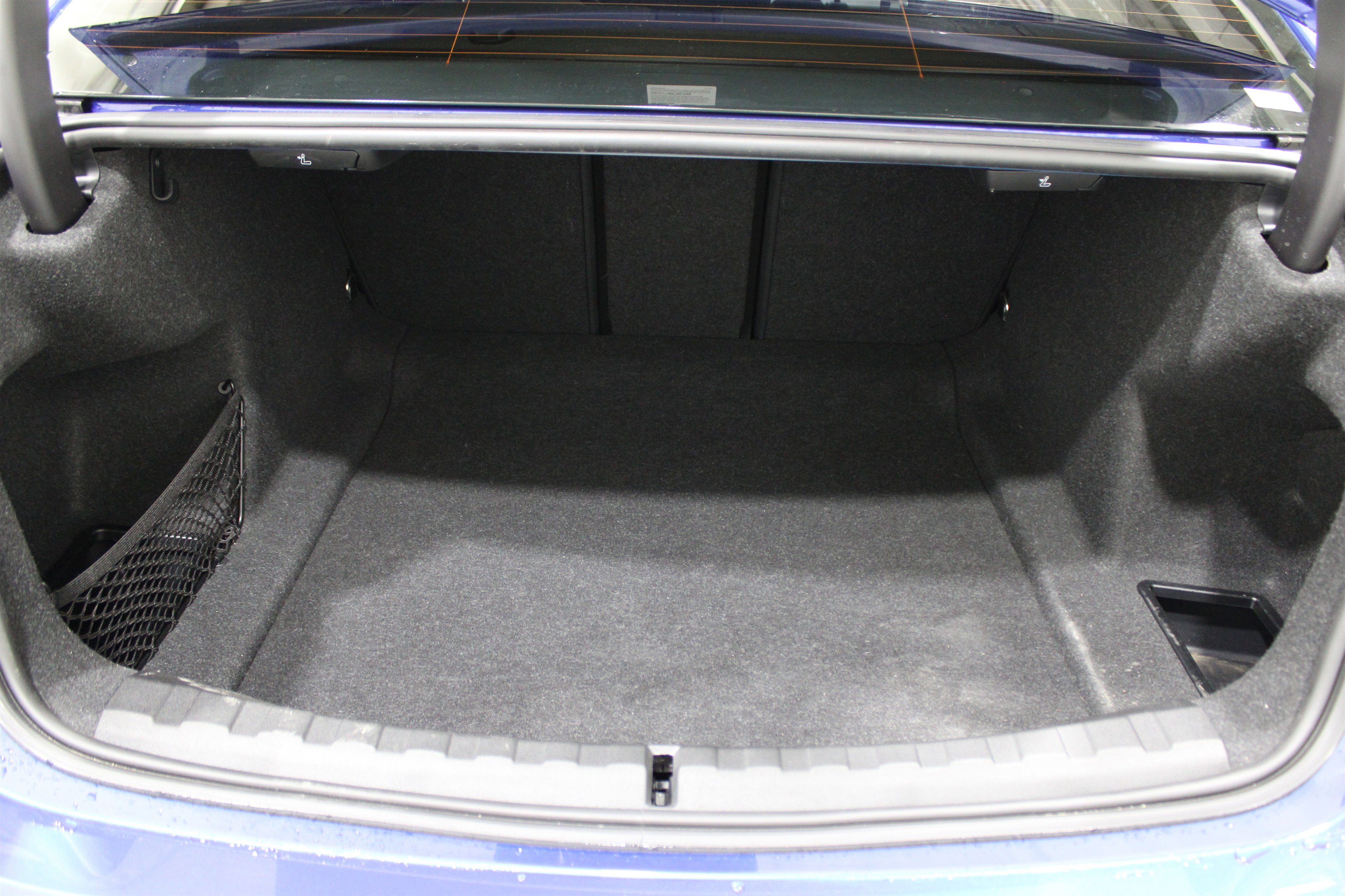 Used 2023 BMW 330i Sedan w/ M Sport Package image 28