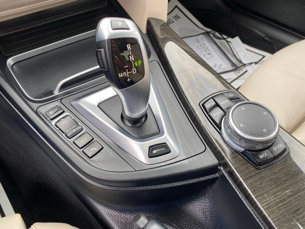 Used 2016 BMW 330e RWD image 25