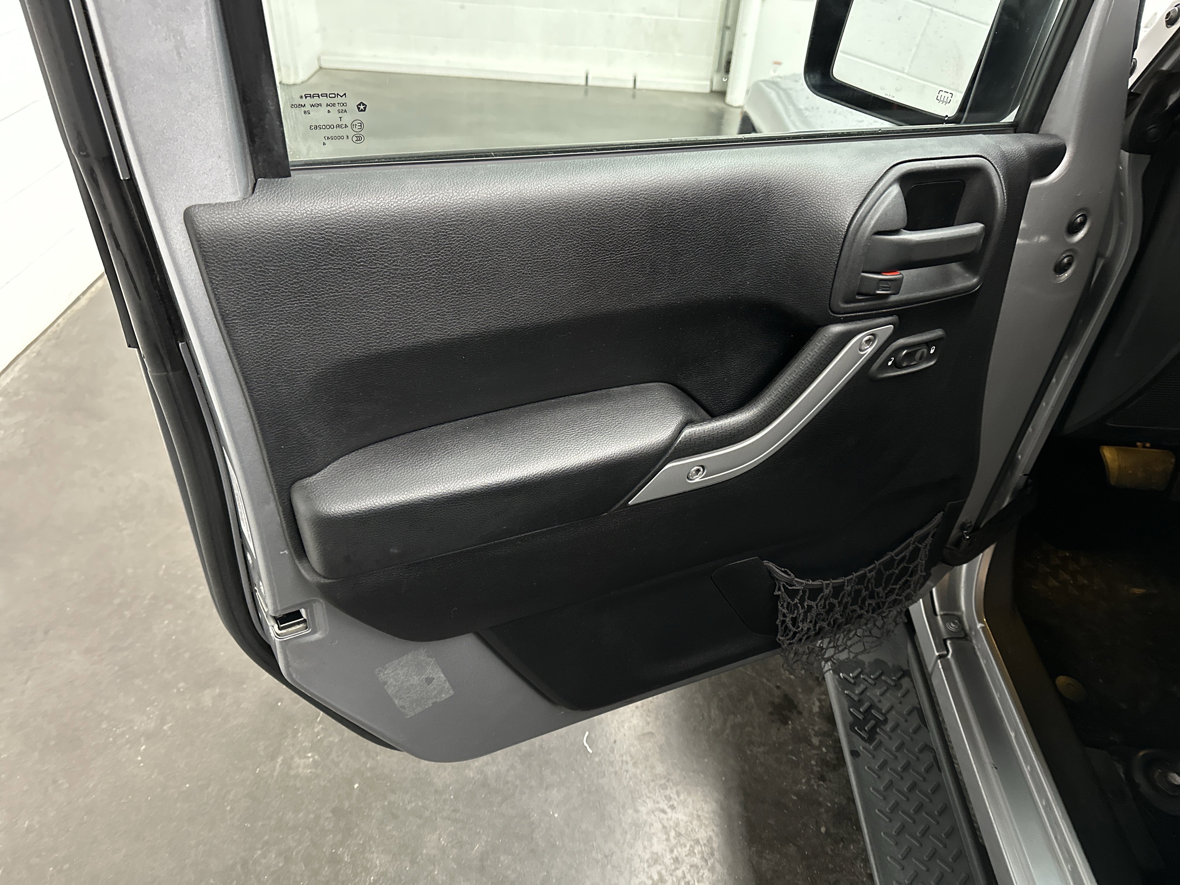 Used 2014 Jeep Wrangler Unlimited Sahara w/ Connectivity Group AWD/4WD image 17