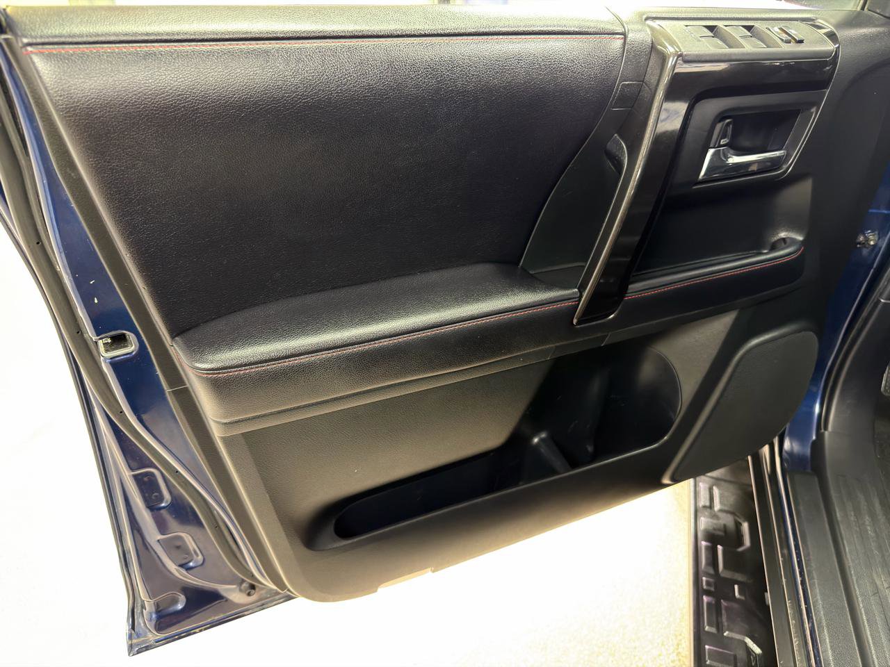 Used 2018 Toyota 4Runner TRD Off-Road Premium image 14