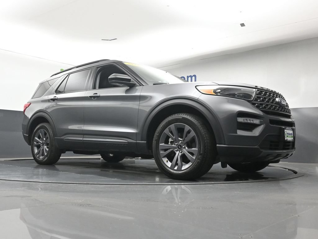 Used 2024 Ford Explorer XLT w/ Equipment Group 202A AWD/4WD image 26