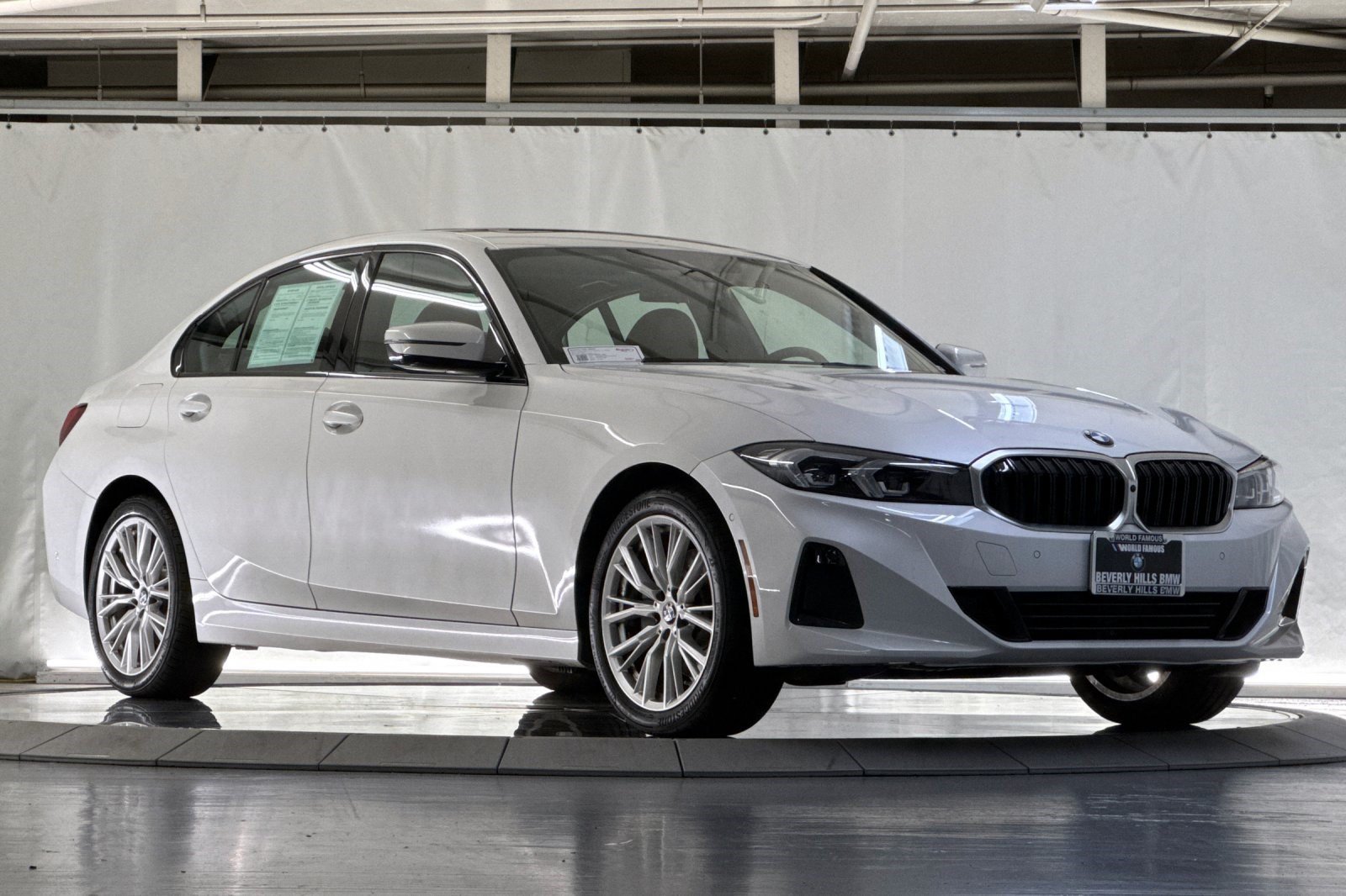 Used 2023 BMW 330i Sedan w/ Parking Assistance Package RWD image 6