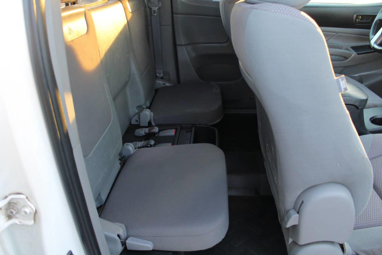 Used 2013 Toyota Tacoma 4x4 Access Cab w/ Convenience Pkg image 7