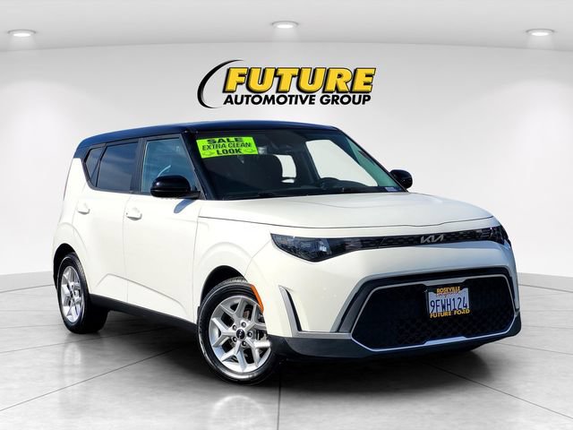 Used 2023 Kia Soul S FWD image 1