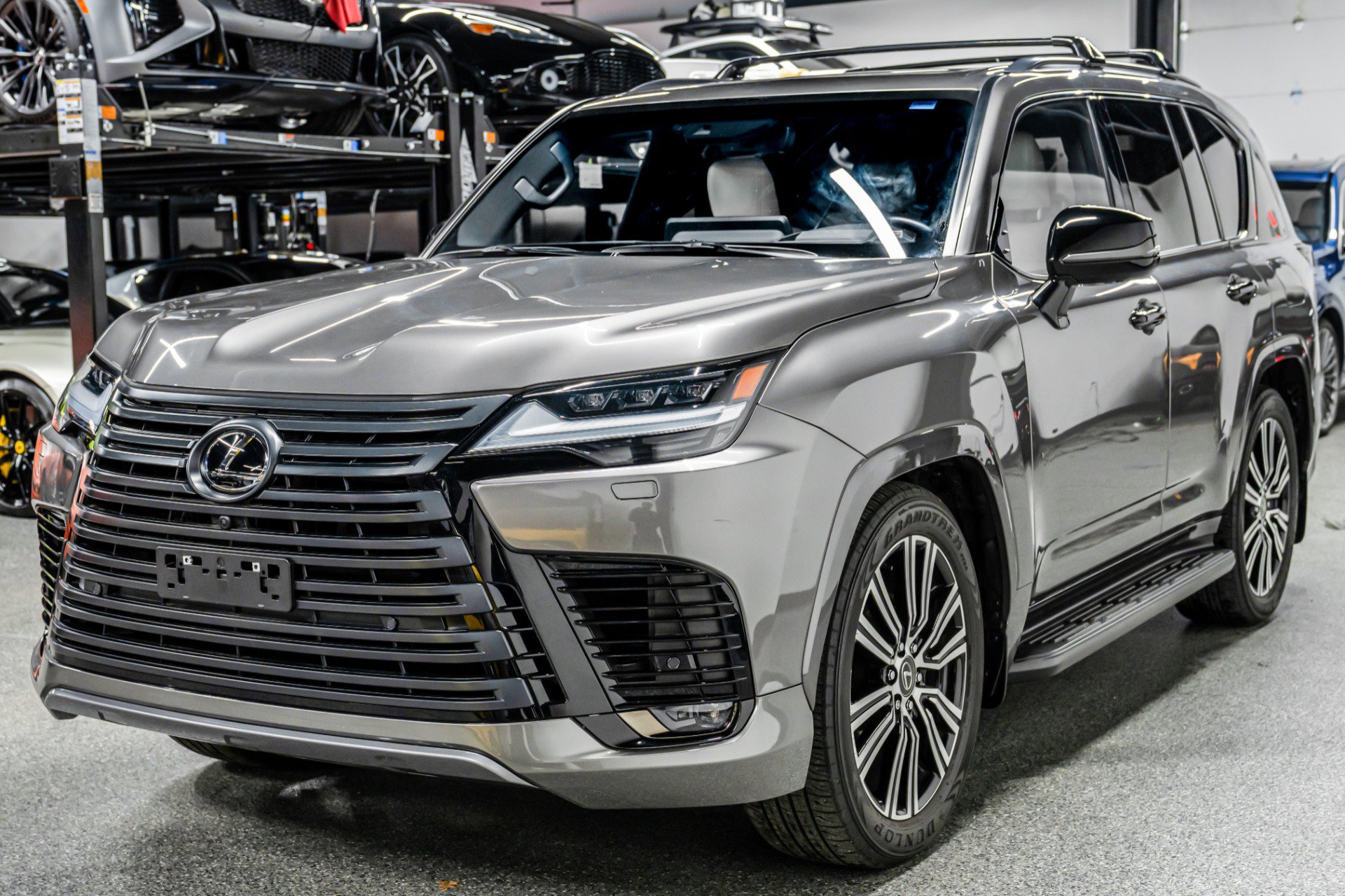 Used 2024 Lexus LX 600 4WD w/ Appearance Package image 5