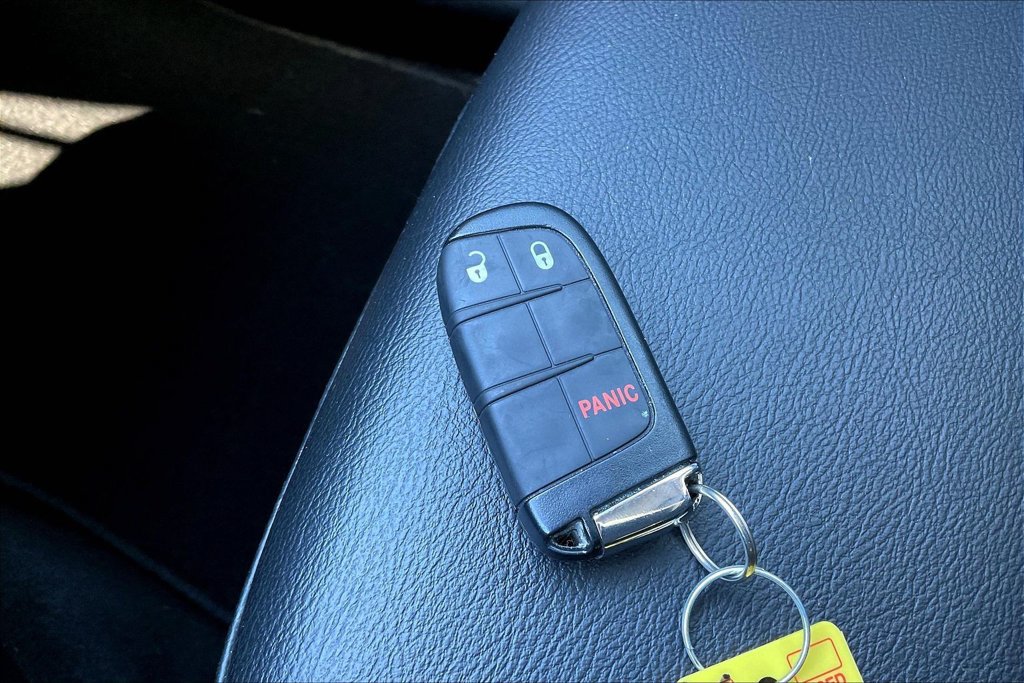 Used 2022 Jeep Compass Latitude FWD image 30